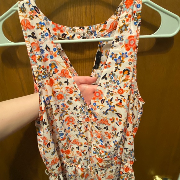 Size Medium Floral Print Romper - Perfect for Summer - Picture 7 of 8
